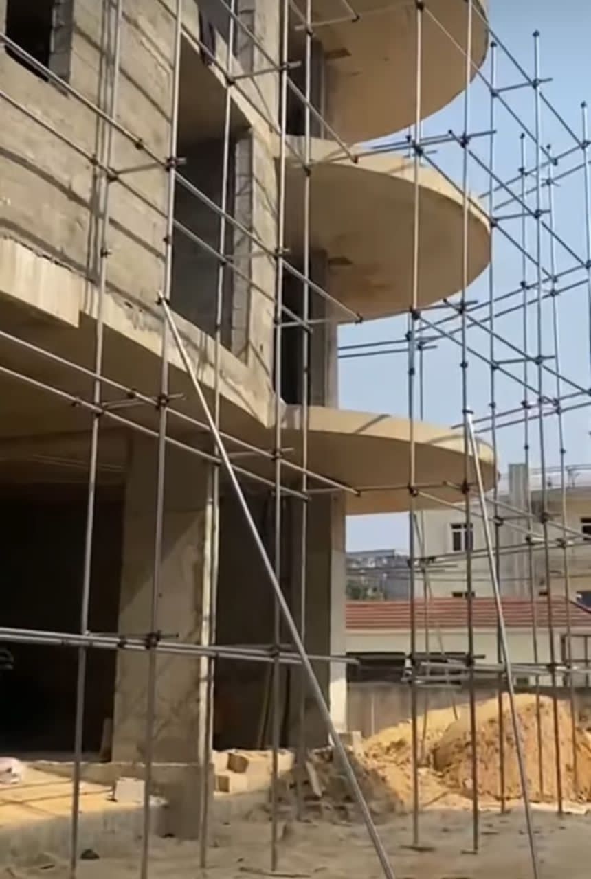 Scaffolding Pipes — view 3
